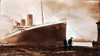 Picture of the Titanic at port